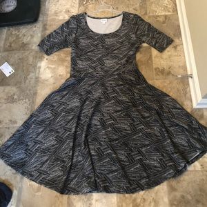 Black and white Nicole